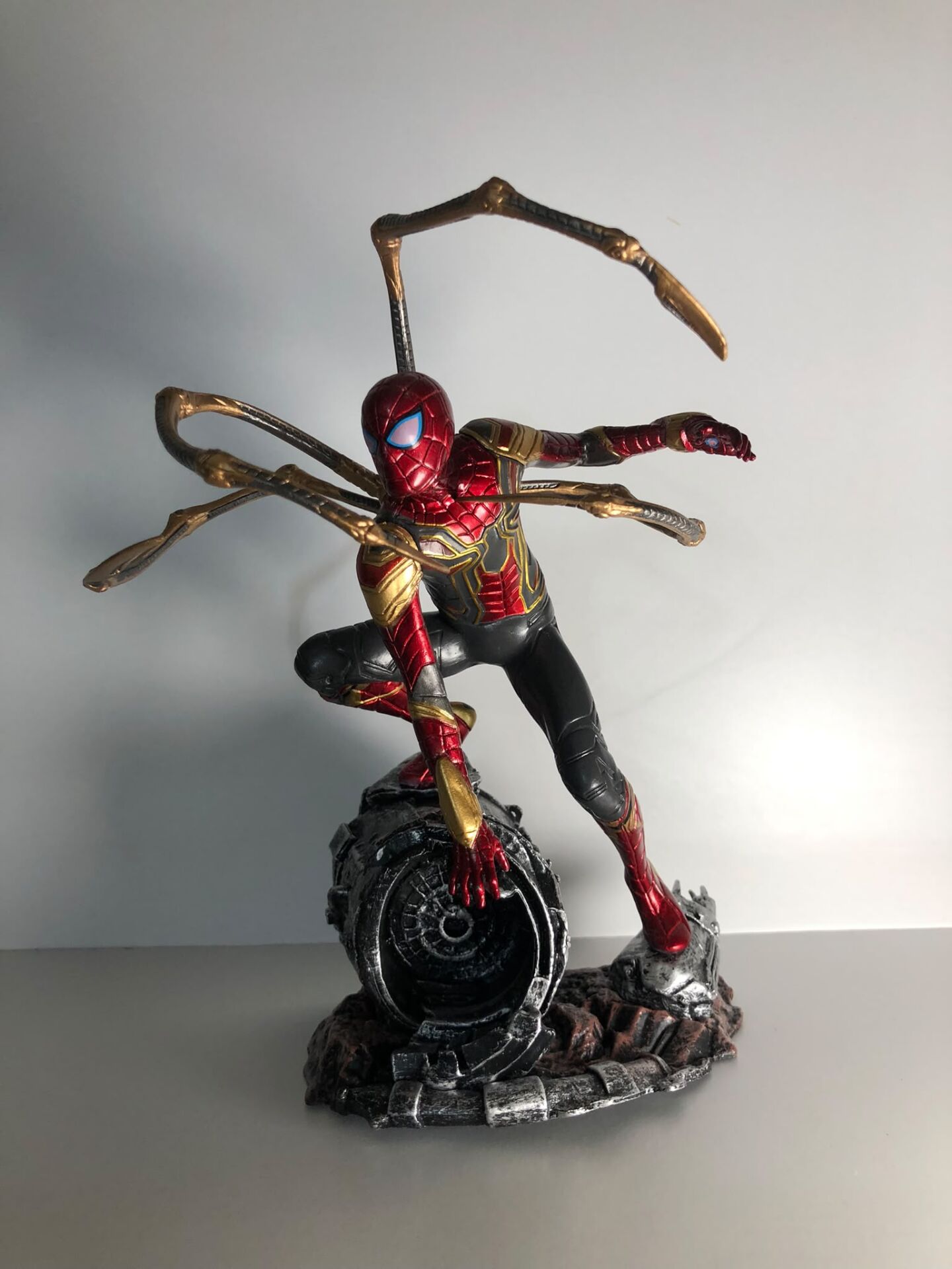 Iron Spider – Özel Boyama Koleksiyon Figürü