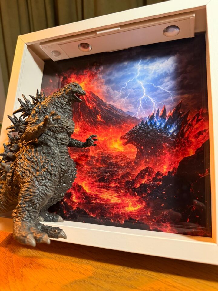 Godzilla Figürlü Dekoratif Çerçeve