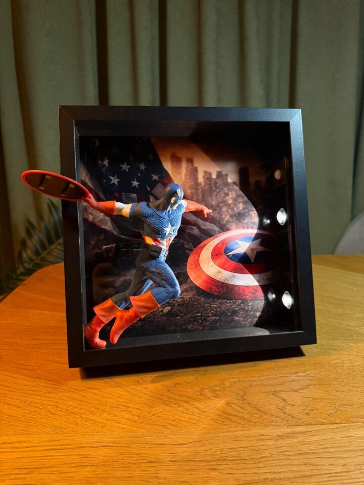 Captain America Figürlü Dekoratif Çerçeve