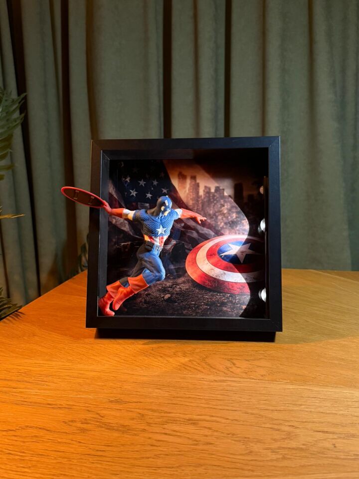 Captain America Figürlü Dekoratif Çerçeve